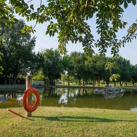 Pannonia Golf & Country Club Bed and Breakfast Alcsutdoboz Exteriör bild